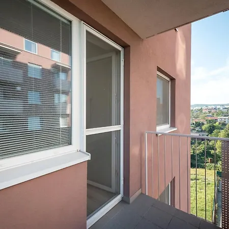 3 Luxury With Private Parking