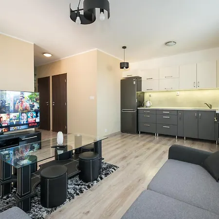 3 Luxury With Private Parking Apartment Kosice
