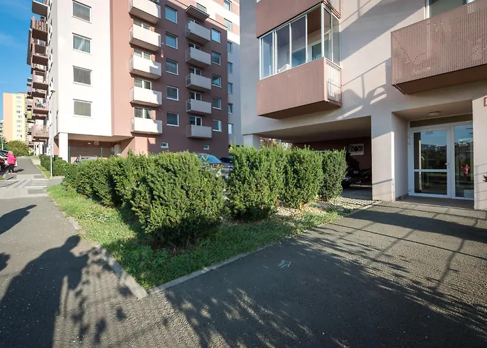 3 Luxury With Private Parking 아파트 코시체