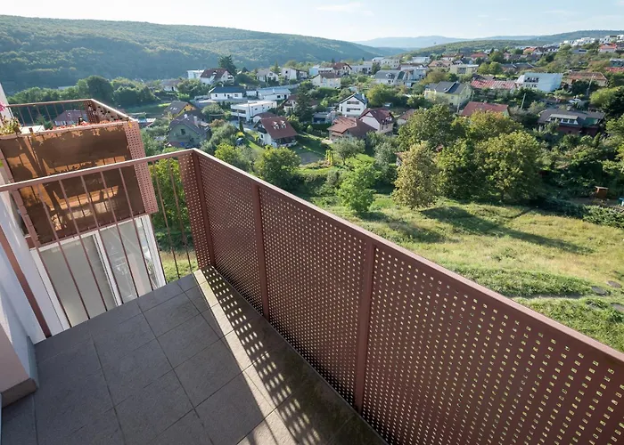 3 Luxury With Private Parking 코시체