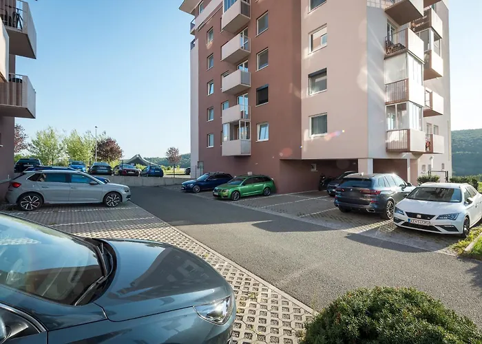 3 Luxury With Private Parking * 코시체