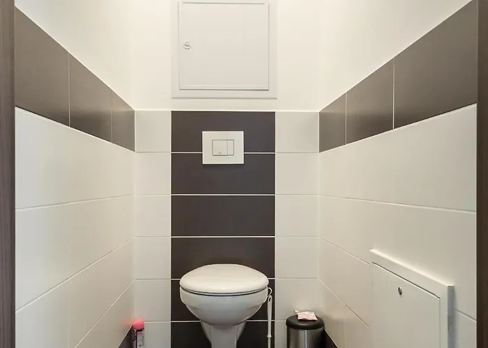 3 Luxury With Private Parking 코시체