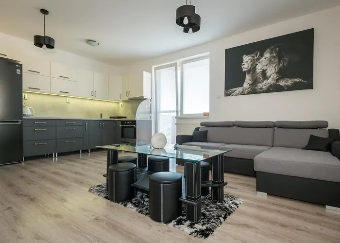 3 Luxury With Private Parking